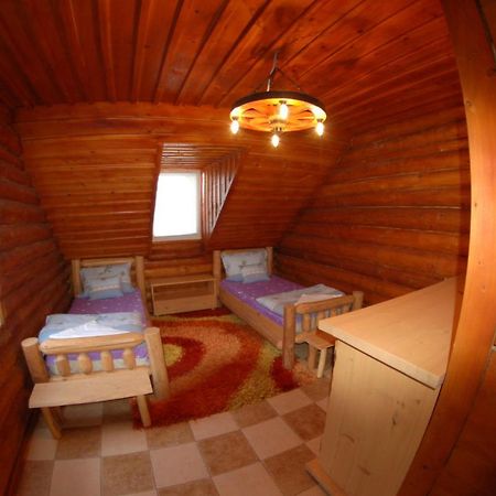 Roenk-Wellness Panzio Mezopeterd Bed & Breakfast Exterior photo