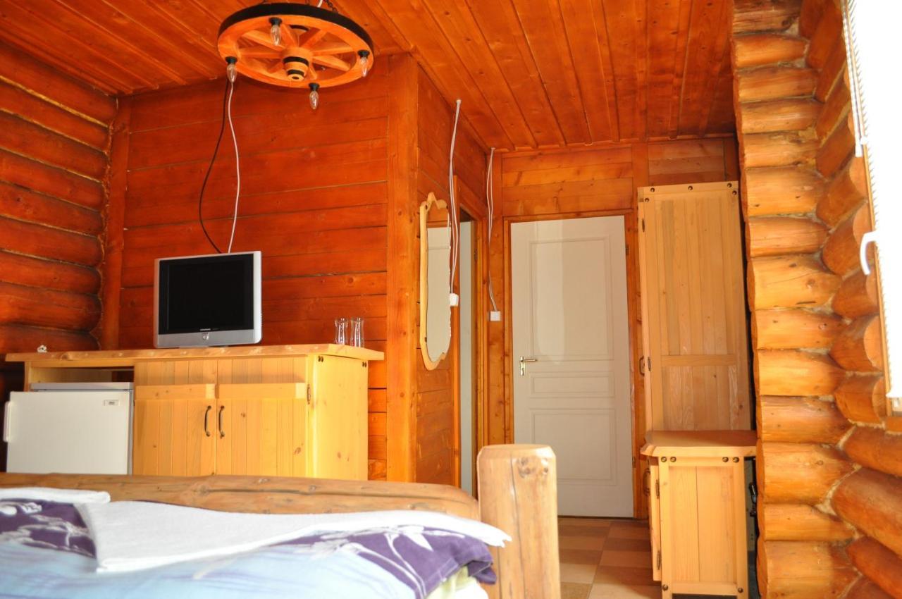 Roenk-Wellness Panzio Mezopeterd Bed & Breakfast Exterior photo